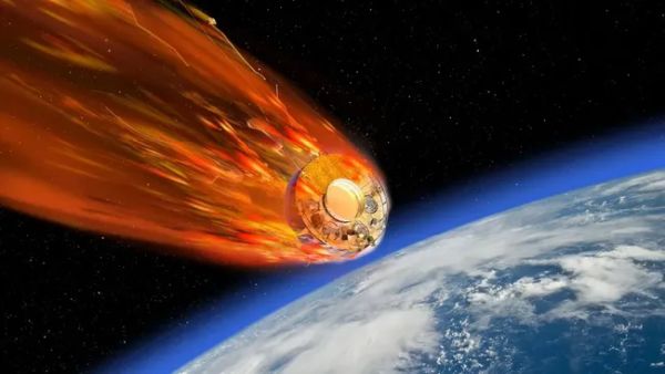 SCIENTISTS CHASED A FALLING SPACECRAFT WITH A PLANE TO UNDERSTAND SATELLITE AIR POLLUTION