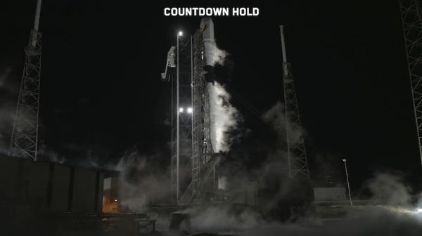 SPACEX SCRUBS MONDAY NIGHT FALCON 9 LAUNCH MINUTES BEFORE LIFTOFF