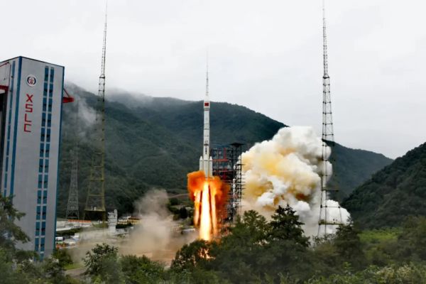 CHINESE SPACECRAFT BEGIN RENDEZVOUS AND PROXIMITY OPERATIONS IN GEOSTATIONARY ORBIT
