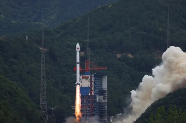 CHINA SUCCESSFULLY LAUNCHES NEW TEST SATELLITE