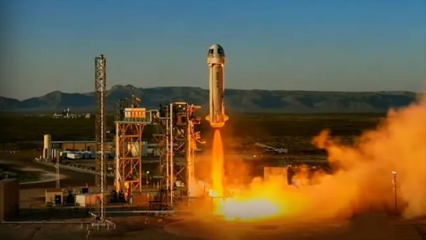 BLUE ORIGIN REVEALS SPACE TOURISTS TO LAUNCH ON NEXT NEW SHEPARD ROCKET