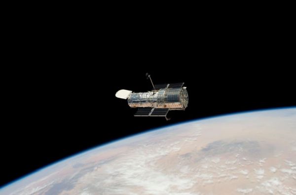 SATELLITE SWARMS SET TO PHOTOBOMB MORE THAN 95% OF SOME TELESCOPES’ IMAGES