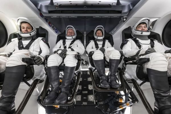 NASA CONSIDERING BRINGING ASTRONAUTS HOME EARLY FROM INTERNATIONAL SPACE STATION DUE TO MEDICAL ISSUE