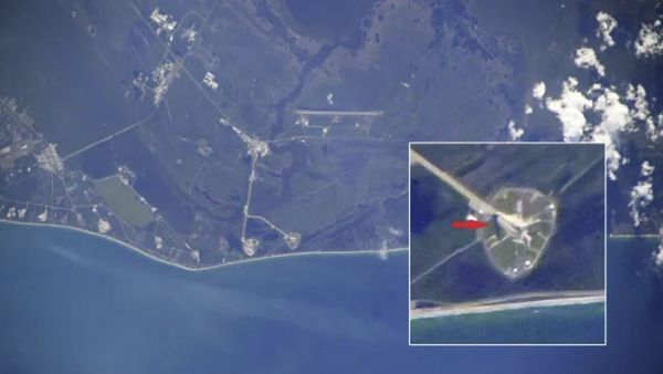 ISS ASTRONAUT SPOTS ARTEMIS 2 MOON ROCKET ON THE LAUNCH PAD FROM SPACE