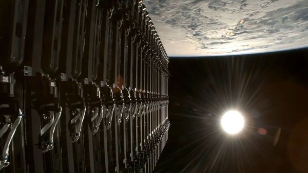 A POTENTIAL STARLINK COMPETITOR JUST GOT FCC CLEARANCE TO LAUNCH 4,000 SATELLITES