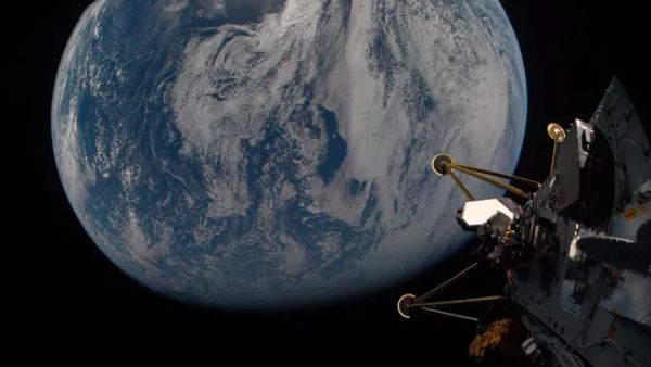 THIS COMPANY JUST INKED 1ST NASA DEAL TO SEND ASTRONAUTS TO THE ISS