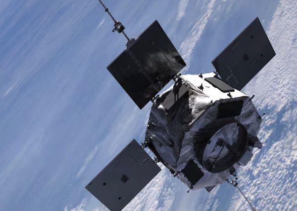 A NASA SPACECRAFT IS SET TO MAKE AN UNCONTROLLED PLUNGE BACK TO EARTH. HERE ARE THE RISKS
