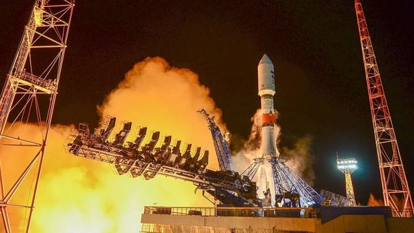 RUSSIAN AEROSPACE COMPANY LAUNCHES FIRST BATCH OF STARLINK RIVAL SATELLITES