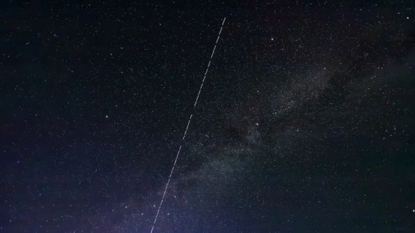 IN PIECES? SPACEX MYSTERIOUSLY LOSES CONTACT WITH STARLINK SATELLITE
