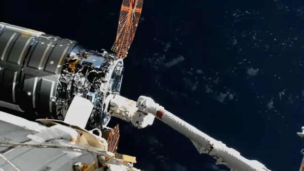 HUGE NORTHROP GRUMMAN CYGNUS XL CARGO SHIP ARRIVES AT SPACE STATION