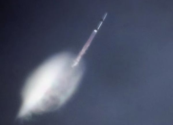BLUE ORIGIN ROCKET REUSABLE BOOSTER LANDS BUT SATELLITE MISSES ORBIT