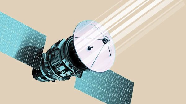 RUSSIA NEARS U.S. SATELLITE, RAISING ALARM ABOUT INTENT