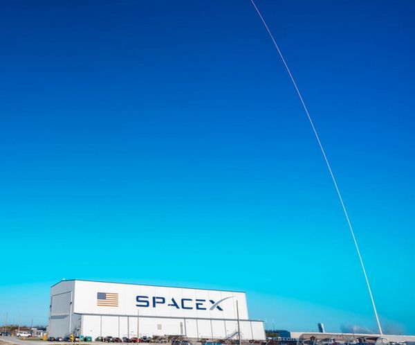 SPACEX TO LAUNCH 1ST BATCH OF STARLINK SATELLITES FROM CAPE CANAVERAL