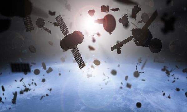 SATELLITES EQUIPPED WITH A TETHER WOULD BE ABLE TO DE-ORBIT THEMSELVES AT THE END OF THEIR LIFE