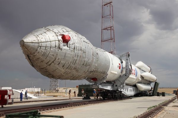 PROTON ROCKET, RUSSIAN-GERMAN ASTRONOMY SATELLITE ARRIVE AT LAUNCH PAD