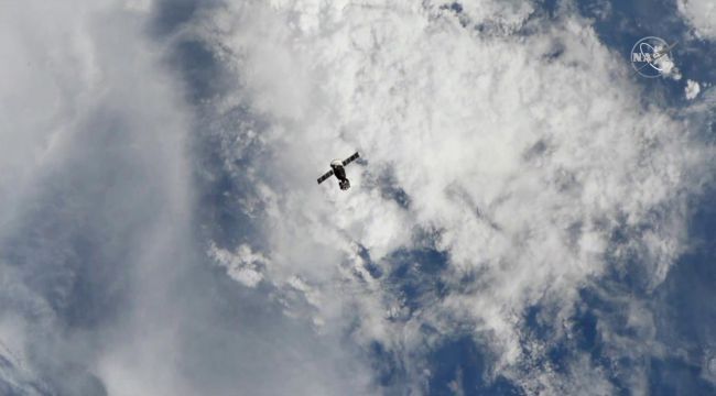 UNPILOTED SOYUZ CAPSULE RETURNS TO EARTH WITH HUMANOID ROBOT ON BOARD