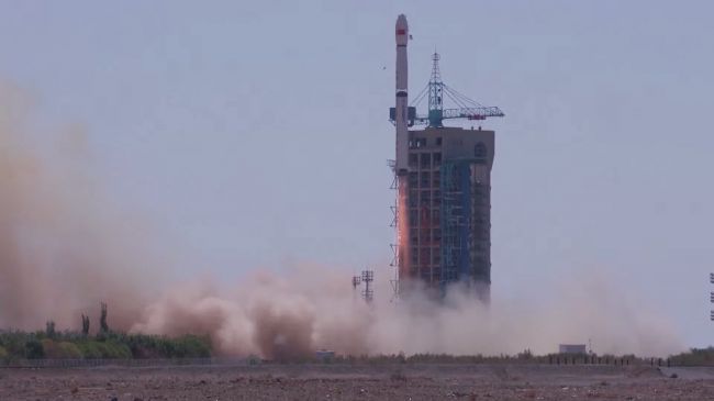CHINA LAUNCHES 5 NEW EARTH OBSERVATION SATELLITES INTO ORBIT (VIDEO)