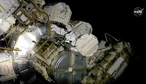 SPACE STATION CREW STAGES FIRST OF 5 BATTERY SWAP SPACEWALKS
