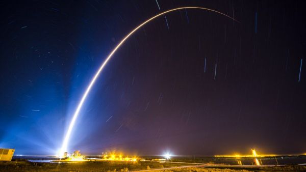 THE PENTAGON WANTS TO LAUNCH SATELLITE CONSTELLATIONS TO TRACK MISSILES