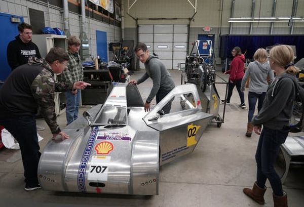 TINY MINNESOTA HIGH SCHOOL AIMS TO PUT A WASHING MACHINE IN OUTER SPACE