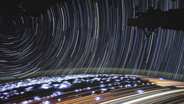EPIC SPACE TIME-LAPSE CAPTURED FROM INTERNATIONAL SPACE STATION