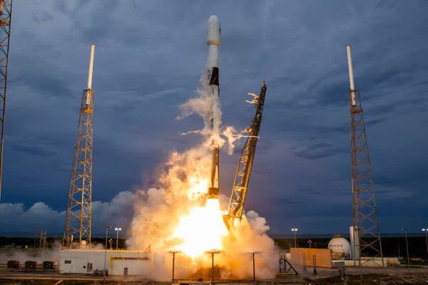 SPACEX WINS CONTRACT TO LAUNCH EGYPTIAN COMMUNICATIONS SATELLITE