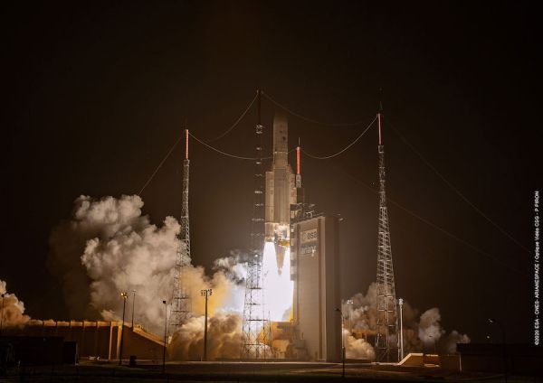 ARIANE 5 DEPLOYS COMMUNICATIONS AND ENVIRONMENTAL MONITORING SATELLITES