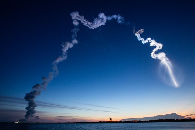 WHAT'S THAT IN THE SKY? IT'S A SPACEX ROCKET, BUT IT SURE DOESN'T LOOK LIKE IT