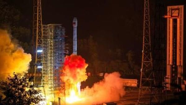 CHINA TO LAUNCH COMMUNICATION SATELLITE FOR INDONESIA