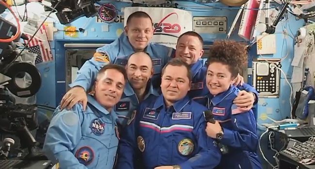 THREE SPACE TRAVELERS WILL RETURN TO EARTH TONIGHT! HERE'S HOW TO WATCH LIVE.