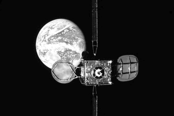 SATELLITE OPERATOR INTELSAT FILES FOR CHAPTER 11 BANKRUPTCY