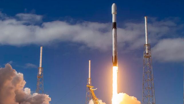 SPACEX TO LAUNCH FIRST STARLINK SATELLITES TESTING 'VISORSAT' TO BLOCK SUN