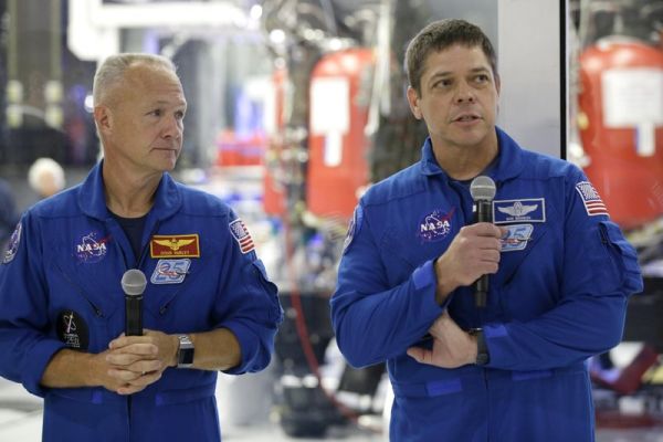 NASA, SPACEX PICK MAY 27 TO RESUME ASTRONAUT LAUNCHES IN US