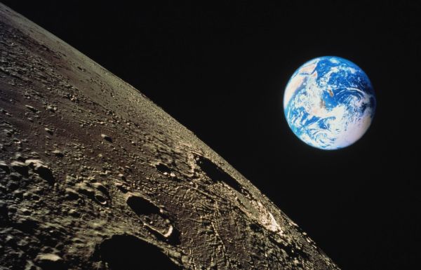 FIRST COMMERCIAL EARTH-TO-MOON COMMUNICATION RELAY SATELLITE PLANNED FOR 2023
