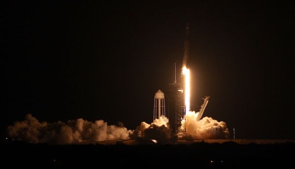 SPACEX CLOSES OUT BUSY WEEK WITH LAUNCH OF MORE STARLINK SATELLITES
