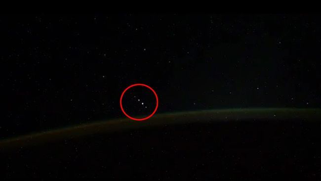 RUSSIAN COSMONAUT SPOTS 'SPACE GUESTS' AMID DAZZLING AURORAS IN VIDEO. THEY'RE NOT ALIENS. 