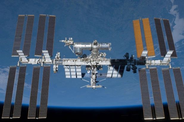 ISS STILL LEAKING AIR AS NASA RACES TO LOCATE MYSTERIOUS HOLE