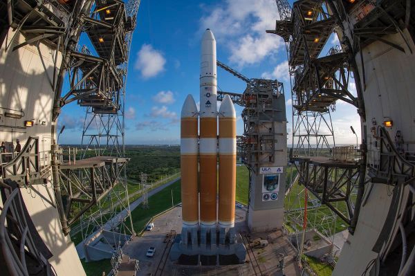 DELTA 4-HEAVY CLEARED FOR LIFTOFF AFTER LAUNCH READINESS REVIEW