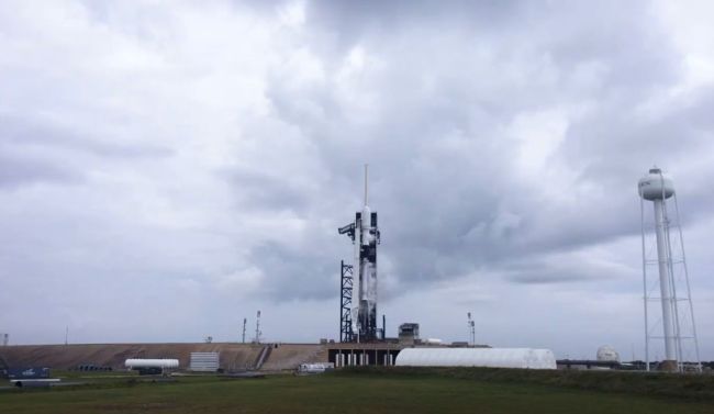 SPACEX DELAYS NEXT STARLINK SATELLITE FLEET LAUNCH DUE TO BAD WEATHER