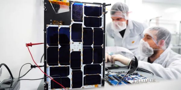 THE FIRST SATELLITE WITH AI ONBOARD IS NOW IN ORBIT, AND ITS TECH COULD COMPLETELY CHANGE HOW WE RESPOND TO WILDFIRES