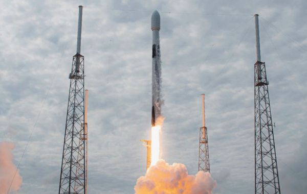 SPACEX JUST LAUNCHED ITS 100TH SUCCESSFUL FALCON ROCKET FLIGHT. YES, THERE'S A VIDEO.