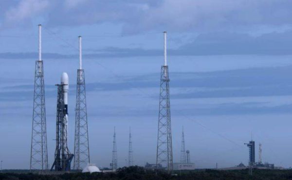 SPACEX LINING UP 2 LAUNCHES FROM CA AND FL ON SAME DAY