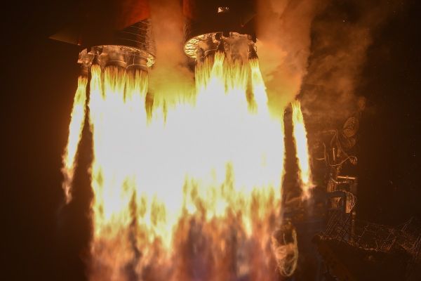 SOYUZ ROCKET LIFTS OFF FROM PLESETSK WITH RUSSIAN RELAY SATELLITES