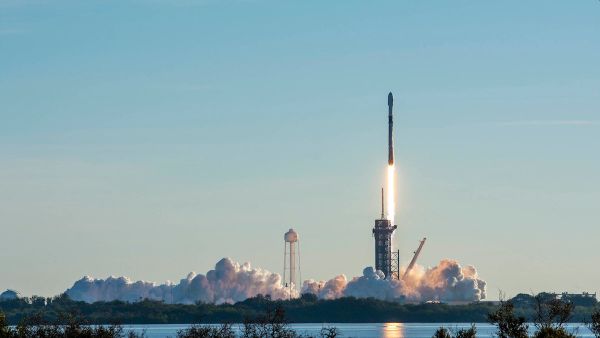 SPACEX SETS NEW ROCKET REUSE RECORDS WITH SUCCESSFUL STARLINK LAUNCH