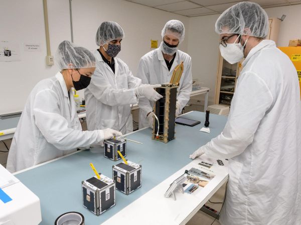 ROBOT SATELLITE SWARMS INCREASE COMMUNICATION POSSIBILITIES
