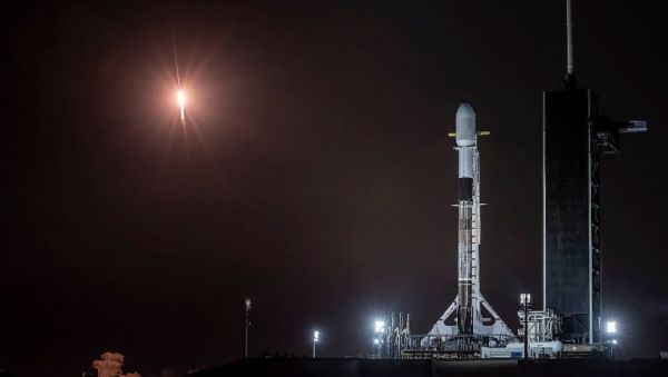 SPACEX DELAYING SUNDAY LAUNCH ATTEMPT OF STARLINK SATELLITES