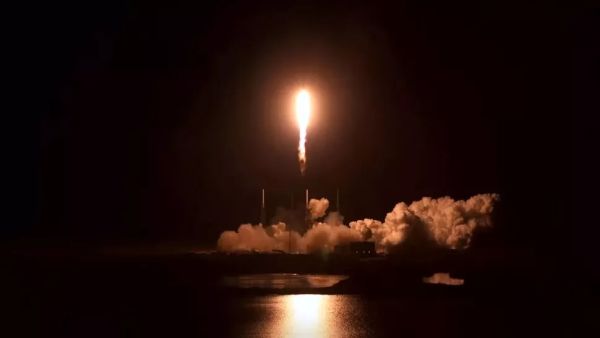 SPACEX DELAYS STARLINK SATELLITE FLEET LAUNCH DUE TO BAD WEATHER