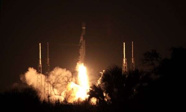 SPACEX SUCCESSFULLY DEPLOYS 60 STARLINK SATELLITES, BUT LOSES BOOSTER ON DESCENT