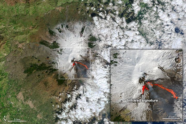 MOUNT ETNA'S FIERY ERUPTIONS SEEN FROM SPACE (SATELLITE PHOTOS)
