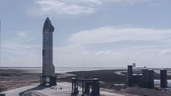 SPACEX DELAYS STARSHIP TEST FLIGHT